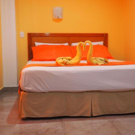 Hostal Espana 阿约拉港 外观 照片