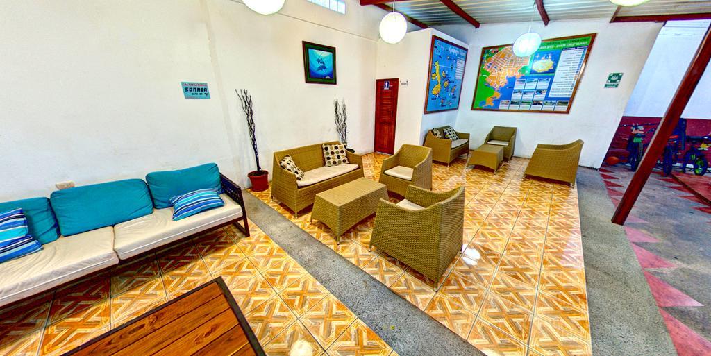 Hostal Espana 阿约拉港 外观 照片