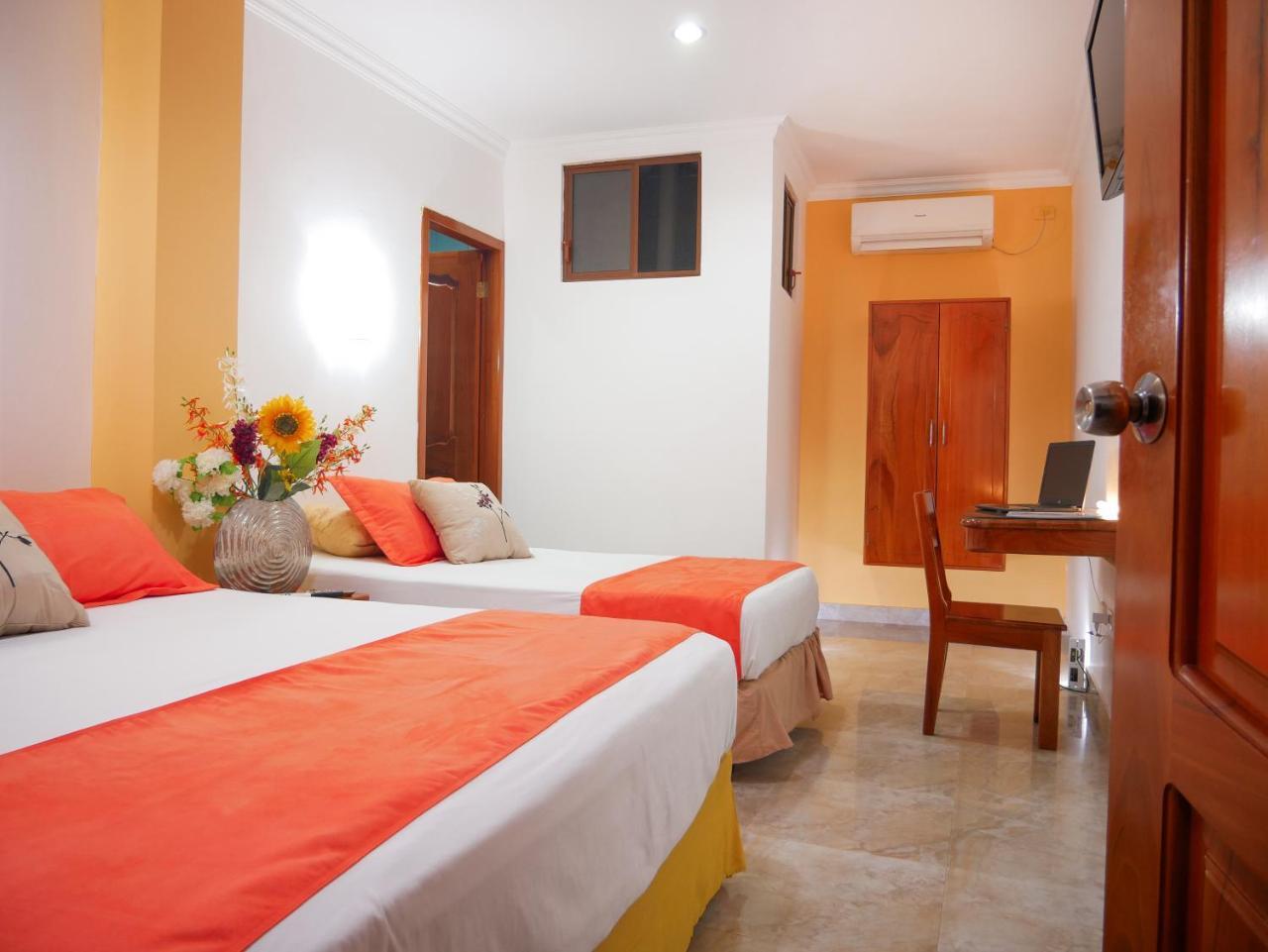Hostal Espana 阿约拉港 外观 照片