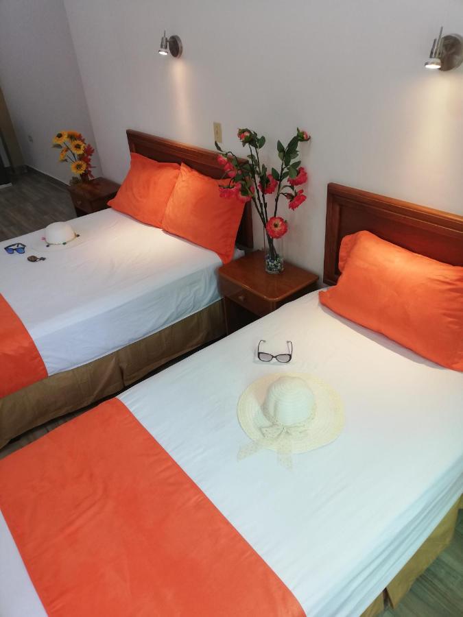 Hostal Espana 阿约拉港 外观 照片
